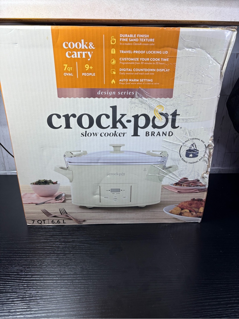 Crock-Pot 7 Qt Oval Slow Cooker - Cream “DAMAGED BOX” COOKER WASN’T AFFECTED